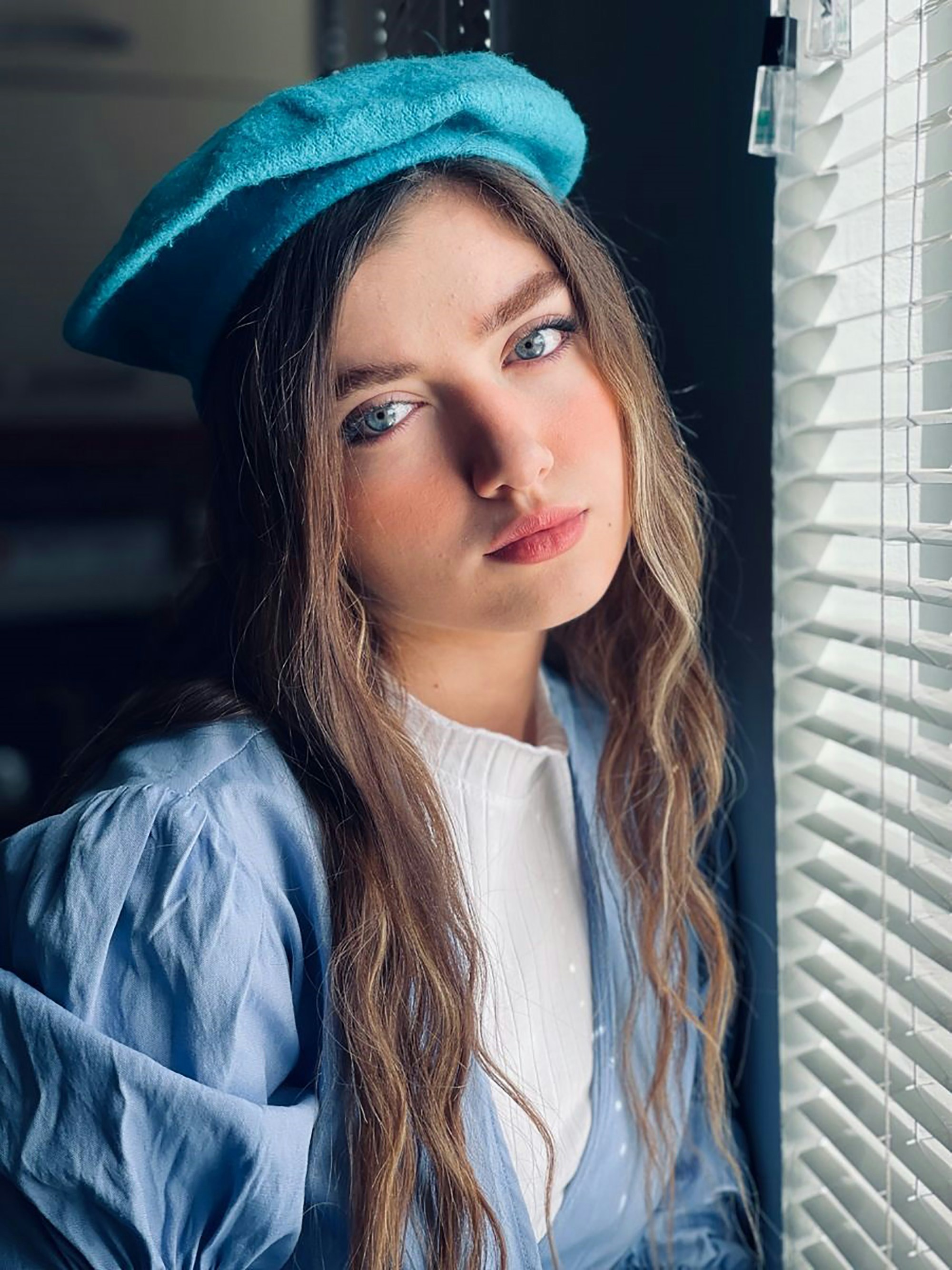 奇幻玄学动漫海报图